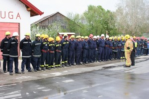 Postrojavanje sudionika vatrogasne vježbe "Struga 2010"