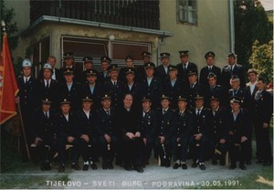 Vatrogasci s područja Župe Sveti Đurđ s vlč. Pavlom Markačem na Tijelovo 1991. godine